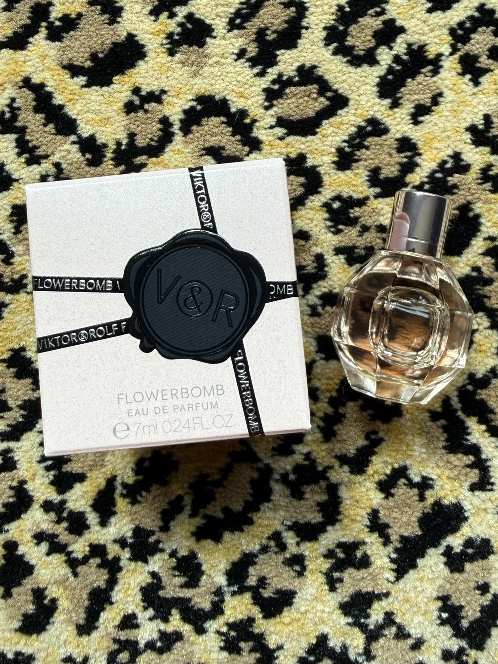 Viktor & Rolf Flowerbomb (NIB)